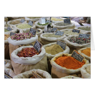 Hierbas y especias en un mercado francés