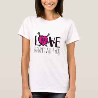 Hilados de amor con usted tejiendo camiseta de esl