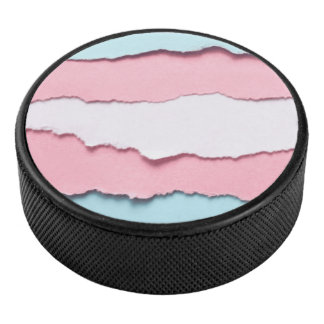 Hockey diseño de bandera trans desgarrada en disco de hoc