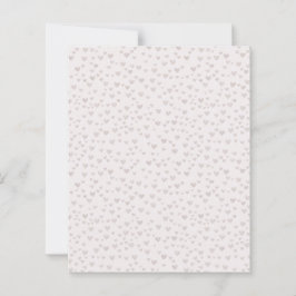 Hoja de papel con patrón de corazones neutros