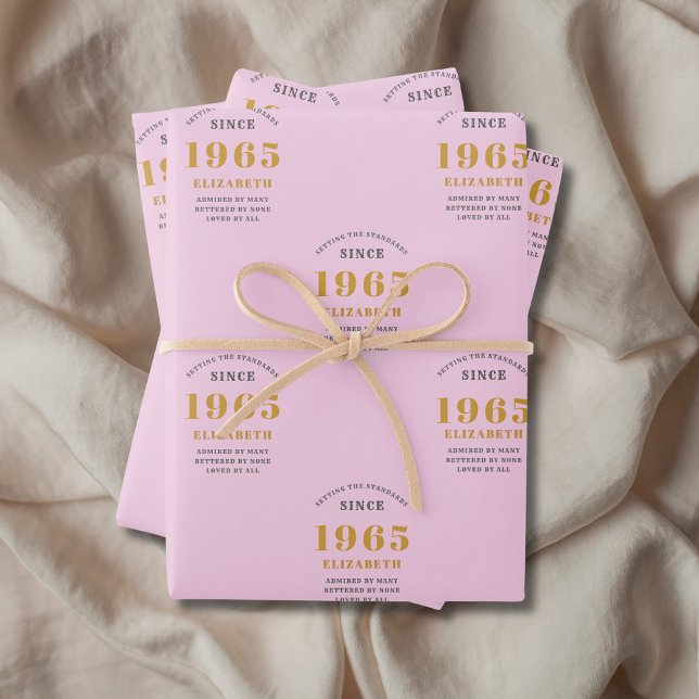 Hoja De Papel De Regalo 60 cumpleaños 1965 Añadir nombre gris rosado (60th birthday personalized pink wrapping paper.)