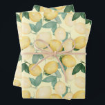 Hoja De Papel De Regalo Acuarelas de Limones<br><div class="desc">Elegantes limones y follaje en acuarela sobre fondo amarillo pálido,  estas hojas de papel de regalo son divertidas para hacer regalos en cualquier ocasión. Artículos COINCIDENTES en nuestra tienda.</div>