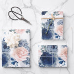 Hoja De Papel De Regalo Azul polvoriento y flores rosadas Botánico elegant<br><div class="desc">Patrón botánico de flores de acuarela azules y rosadas para papel de regalo</div>
