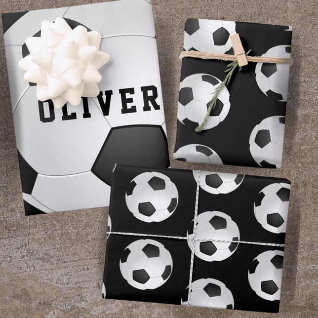 Hoja De Papel De Regalo Balas de fútbol niños nombre cumpleaños negro (Subido por el creador)