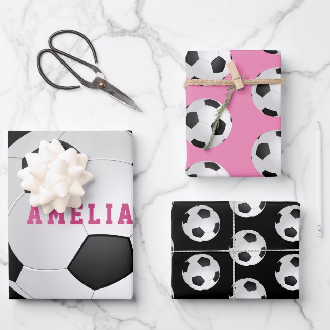 Hoja De Papel De Regalo Balas de fútbol niños nombre cumpleaños rosado (Anverso)