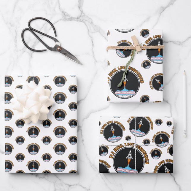 Hoja De Papel De Regalo Bandera transgénero LGBTQ, vuela alto, amor ilimit (Anverso)