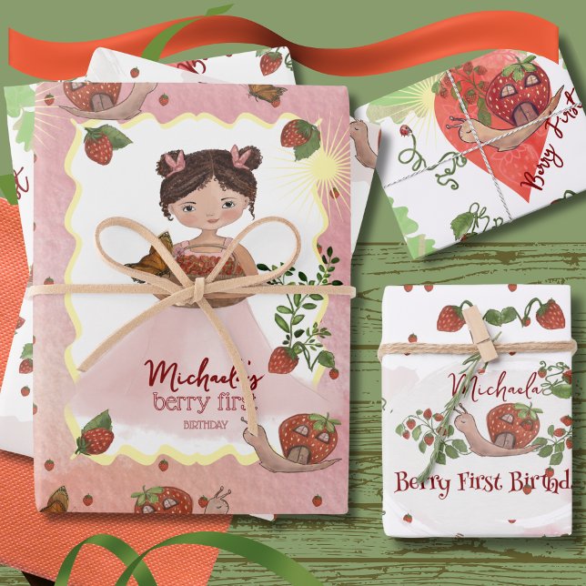 Hoja De Papel De Regalo Berry First Birday Personalizado Strawberry (Berry First Birthday Custom Strawberry Wrapping Paper Sheets)