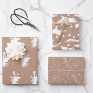 Hoja De Papel De Regalo Blanco sobre los árboles Kraft, las aves y el foll