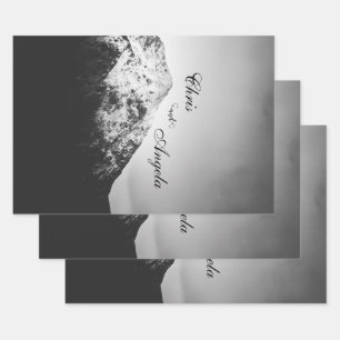 Hoja De Papel De Regalo Boda blanco y negro bajo las montañas