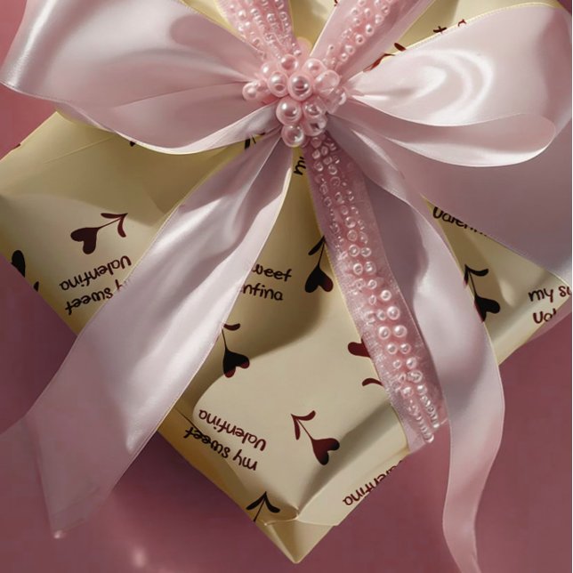 Hoja De Papel De Regalo Burgundy Script Hearts on Cream– Valentine Pattern (Subido por el creador)