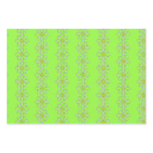 Cadena de margarita blanca sobre fondo verde lima