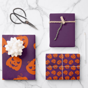 Hoja De Papel De Regalo Calabazas de Halloween en el patrón de fondo morad