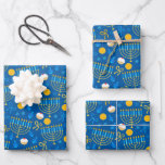 Hoja De Papel De Regalo Chanukah Menorah Gelt Dreidel Blue<br><div class="desc">A veces solo tienes unos cuantos artículos para envolver a Chanukah, y no quieres comprar un rollo enorme de papel de envoltura de Chanukah que permanecerá en tu armario durante años. Esta selección de tres hojas de papel de envoltura de Chanukah es perfecta para envolver algunos regalos. Tres hojas separadas...</div>