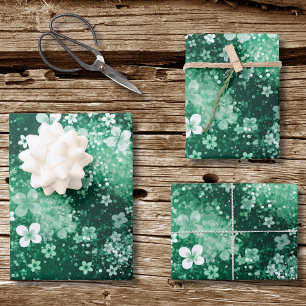 Hoja De Papel De Regalo Chic White Tréboles Verdes y Lunares sobre Verde O