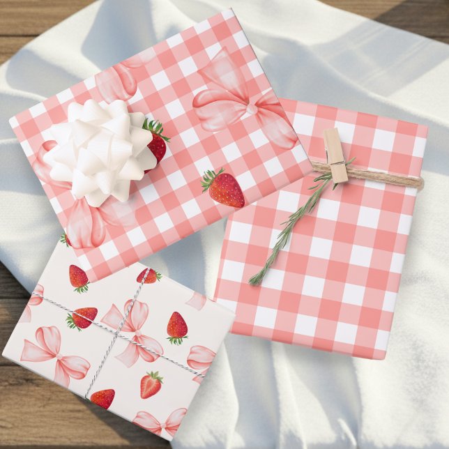 Hoja De Papel De Regalo Coquette Berry First Birthday Red Gingham (Coquette Berry First Birthday Red Gingham Wrapping Paper Sheets)