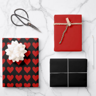 Hoja De Papel De Regalo Corazones rojos en negro con sólidos