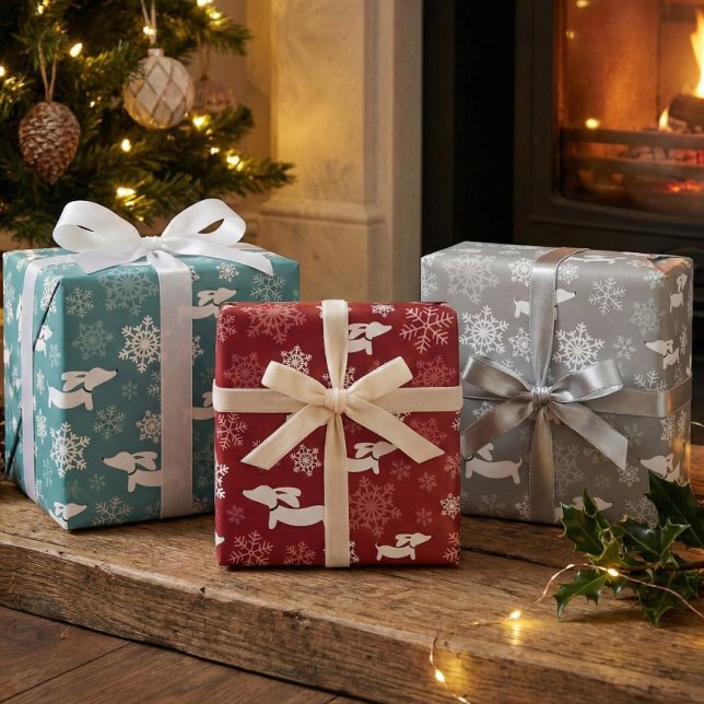 Hoja De Papel De Regalo Dachshund Snowflakes Navidades Plateados Rojo y Ve (Three colors of dachshund snowflake gift wrap - doxie wrapping Christmas paper)