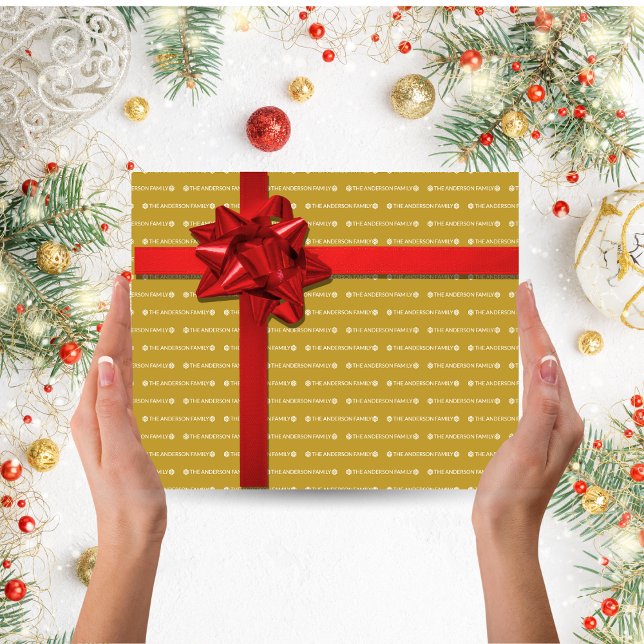 Hoja De Papel De Regalo Elegante Navidad del patrón de nombres repetitivos (Elegant Gold and White Personalized Name Repeating Pattern Snowman Christmas Gift Wrapper)
