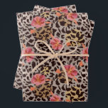 Hoja De Papel De Regalo Estampado floral de leopardo<br><div class="desc">Un diseño divertidísimo de flores rosadas y manchas de leopardo negras sobre un fondo taupe,  estas hojas de papel de regalo son perfectas para fiestas de cumpleaños,  despedidas de soltera,  baby showers,  fiestas de compromiso o cualquier ocasión. Artículos COINCIDENTES en nuestra tienda.</div>