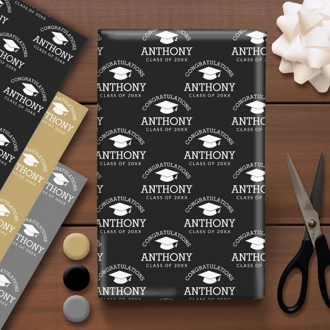 Hoja De Papel De Regalo Felicitaciones Graduado Graduado Cap oro negro (Custom Graduation Wrapping Paper)