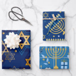 Hoja De Papel De Regalo Feliz Hanukkah Menorah Estrella Judía Velas<br><div class="desc">Feliz Hanukkah,  Menorah,  Estrella Judía,  papel de envoltura azul y amarillo.</div>