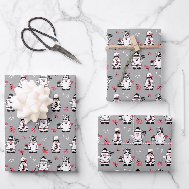 Hoja De Papel De Regalo FELIZ NAVIDAD | Cute Winter Holly Gnomes (Anverso)