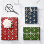Hoja De Papel De Regalo festivo Kayak Christmas Tree rojo azul verde<br><div class="desc">Fundido kayak / remo de hojas de papel envueltas con el árbol de Navidad Kayak y copos de nieve con tres colores (rojo,  azul y verde) de katz_d_zynes</div>