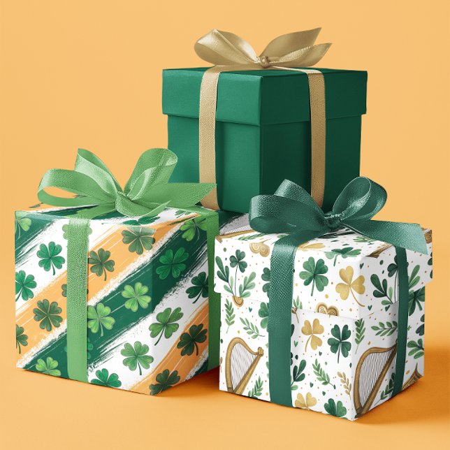 Hoja De Papel De Regalo Fiesta Verde Shamrock St Patricks Día conjunto de  (Festive Green Shamrocks St. Patricks Day set of 3 Wrapping Paper Sheets)