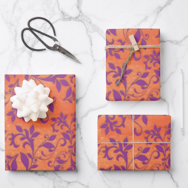 Hoja De Papel De Regalo Floral abstracta púrpura sobre manchas Naranjas (Anverso)