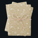 Hoja De Papel De Regalo Floral blanca de Hibiscus sobre el oro<br><div class="desc">Tres hojas de papel envuelto presentan un contorno de flores de hibiscos blancos tropicales sobre un fondo dorado (o cualquier color que elija). Hermoso envoltorio de regalo para cumpleaños,  boda,  aniversario o cualquier ocasión. MÁS colores en nuestra tienda.</div>