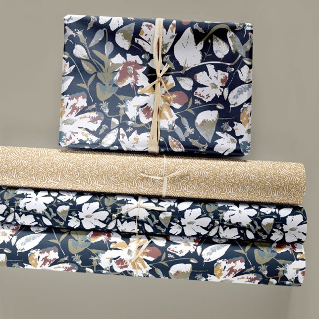 Hoja De Papel De Regalo Floral Clematis Decoupage (Elegant Floral Trio Navy Rust Clematis Flowers Wrapping Paper Sheets by Studio Posies.)