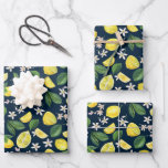 Hoja De Papel De Regalo Floral de limón azul de la marina<br><div class="desc">Fresca tu verano con este magnífico patrón de cítricos.</div>