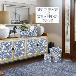 Hoja De Papel De Regalo Floral Vintage Toile Naval Azul y Blanco Decoració<br><div class="desc">3 hojas de la versión a gran escala de, Vintage Toile Floral Navy Blue White Decoupage Art, papel de envoltura de peso pesado. Elegante estilo victoriano o jacobeo con flores de color azul marino y blanco de hojas de w. Todas las obras de arte fueron diseñadas gráficamente por la artista...</div>