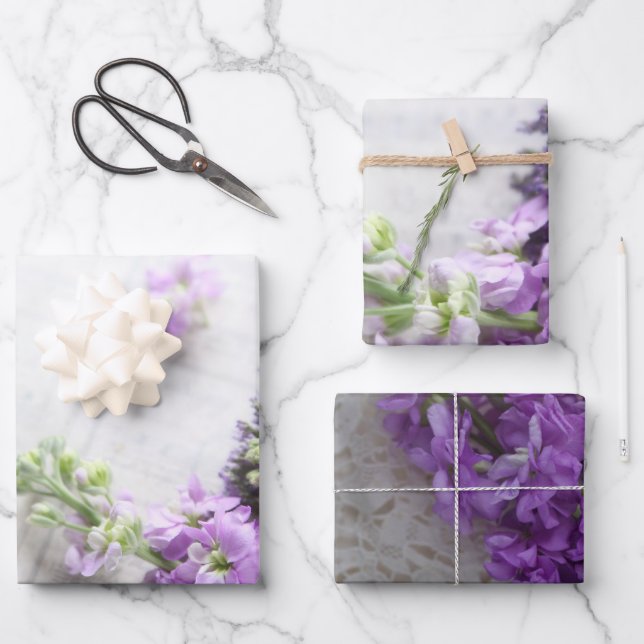 Hoja De Papel De Regalo Flores en tonos lavanda (Anverso)