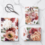 Hoja De Papel De Regalo Flores otoñales Naranja rojo borgoñés Floral botán<br><div class="desc">Flores botánicas burdeos rojas y naranjas quemadas elegante otoño fiesta papel de envoltura</div>