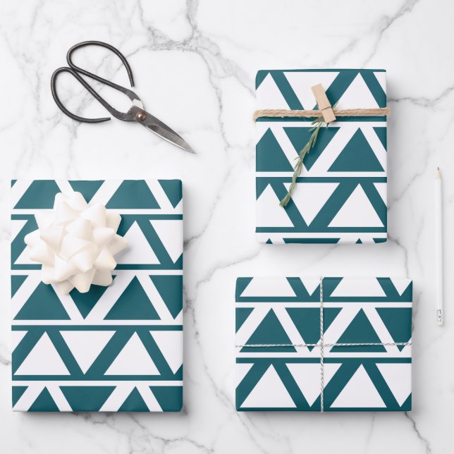 Hoja De Papel De Regalo Geométrica del triángulo blanco azul (Anverso)