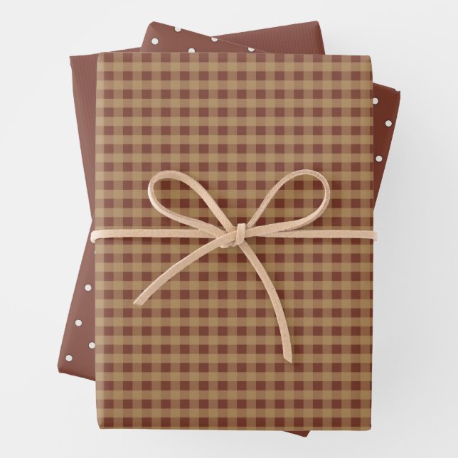 Hoja De Papel De Regalo Gingham y puntos de polka en el país ruso (In situ)