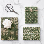 Hoja De Papel De Regalo Green Gold Vintage Christmas Snowflakes Stars Dots<br><div class="desc">Elegantes Navidades de estilo vintage envolviendo papel en un juego de 3 hojas. La hoja 1 es un diseño vintage de copos de nieve dorados sobre verde. La hoja 2 tiene un patrón de puntos de polka dorado sobre un fondo verde. La hoja 3 tiene estrellas doradas en verde.</div>