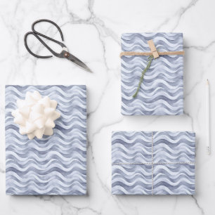 Hoja De Papel De Regalo Gris sobre las líneas onduladas de color gris