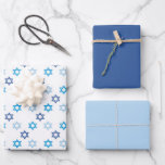 Hoja De Papel De Regalo Hanukkah Lovely Blue<br><div class="desc">Un impresionante conjunto de papel de envoltura, este diseño presenta un patrón azul de la Estrella de David sobre un fondo blanco. Además, se incluyen dos papeles de color azul. Ideal para Hanukkah, Bar Mitzvah y otros eventos temáticos judíos. ¡Haga su pedido hoy mismo! Material gráfico creado por: AMBilustrations http://www.etsy.com/shop/AMBillustrations/...</div>