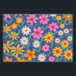 Hoja De Papel De Regalo Jardín de flores retro boho sobre azul marino<br><div class="desc">Traiga un estallido de alegría botánica a cualquier celebración con este papel de regalo que presenta un jardín denso y exuberante de flores silvestres de inspiración retro, incluyendo margaritas y cosmos, que se extienden hacia arriba sobre tallos verdes frondosos. Es la elección perfecta para el Día de la Madre, un...</div>