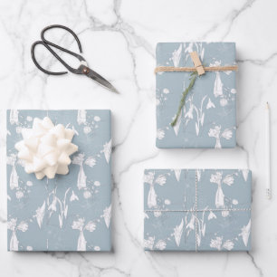 Hoja De Papel De Regalo Jarrón azul pastel de flores y capullos