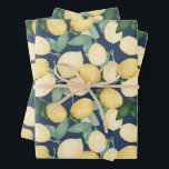 Hoja De Papel De Regalo Lemones color agua en azul marino<br><div class="desc">Elegantes limones acuarelas y vegetación en un fondo azul marino,  estas sábanas de papel envuelto son divertidas para regalar para cualquier ocasión. COINCIDIENDO con los artículos de nuestra tienda.</div>