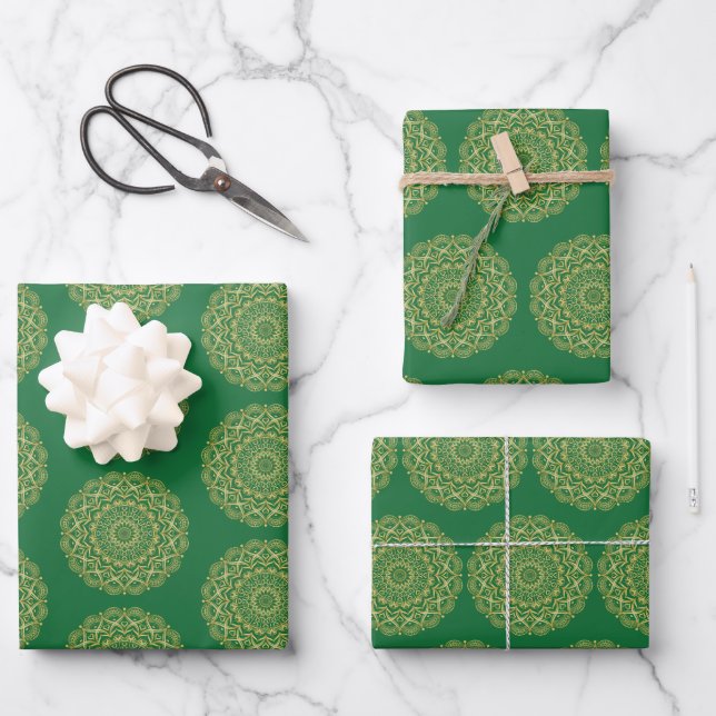 Hoja De Papel De Regalo Mandala verde y dorada (Anverso)