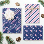 Hoja De Papel De Regalo Merry Christmas Custom Name Monogram Pink Navy<br><div class="desc">Eleva tu regalo para esta temporada de vacaciones con un conjunto de diseños muy bien coordinados! Con tres patrones únicos en colores coincidentes, que se pueden usar individualmente o como conjunto. La primera hoja se personaliza con el nombre del destinatario en letras clásicas de estilo bloque. La frase 'Feliz Navidad'...</div>
