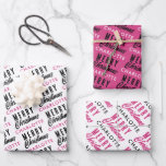 Hoja De Papel De Regalo Merry Christmas Custom Name Pink Trendy<br><div class="desc">Un hermoso "Feliz Navidad" diseño personalizado de papel envuelto con nombre personalizado. Un ajuste de regalo ideal para Navidades de nombres personalizados rosados para alguien especial de este Navidad.</div>