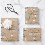 Hoja De Papel De Regalo Merry Christmas Kraft Monograma Bestie personaliza<br><div class="desc">Un diseño monograma personalizado de "Feliz Navidad" con una Navidad un papel marrón kraft es un fondo perfecto para tu mejor amigo. Un diseño festivo ideal para la temporada de vacaciones. Personalizar el monograma y hágalo el propio!</div>