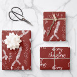 Hoja De Papel De Regalo Merry Christmas Pine Berries Pattern Red Wraping<br><div class="desc">El patrón de navidades presenta hojas botánicas de pino y baya.</div>