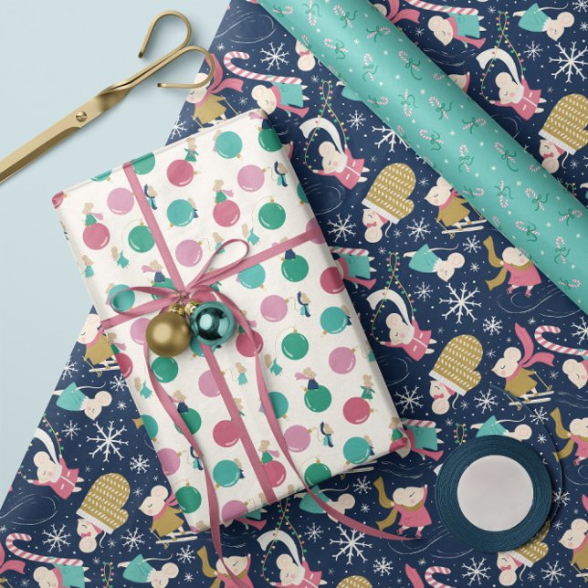 Hoja De Papel De Regalo Merry Little Mice - Navidades envolviendo Trío de  (Merry Little Mouse themed set of 3 coordinating Christmas gift wrap sheets by Clearlytangled Studio.)
