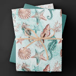 Hoja De Papel De Regalo Moda costera | Patrón de Pastel de Arrecifes de Co<br><div class="desc">Elegante verde azulado oscuro, verde menta y rosa de cobre color acuático pintado a mano con acuarela "bajo el mar" el diseño de la playa aporta un toque moderno a una temática antigua. La colección cuenta con conchas de concha, pez estrella, un caballito de mar y arrecife de coral que...</div>